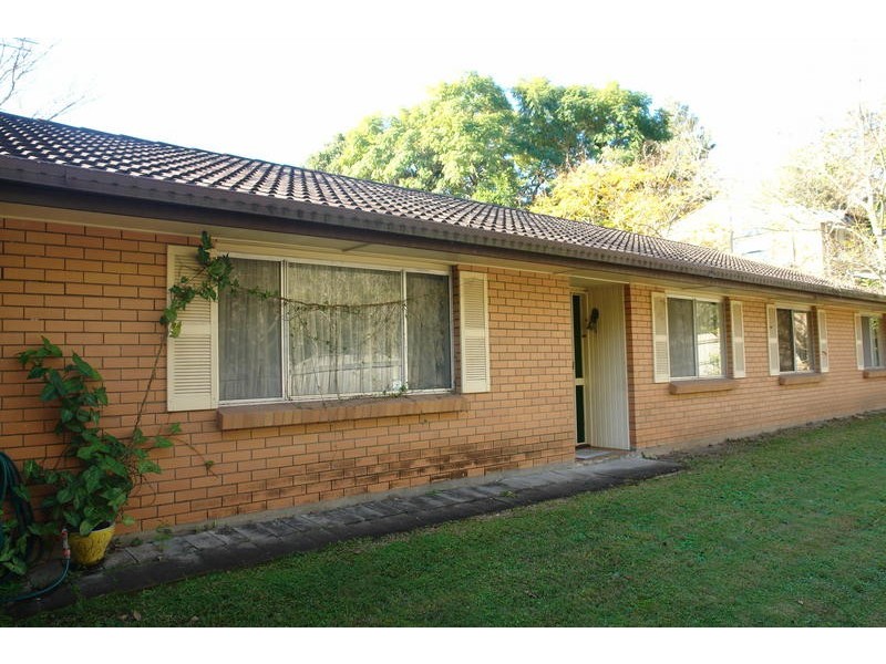 1 Karingal Street, Kenmore QLD 4069